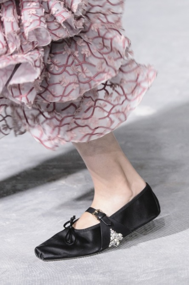 مجموعة Giambattista Valli لربيع وصيف 2018