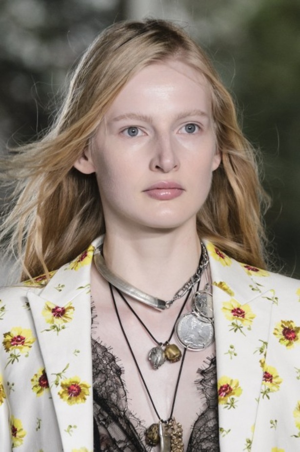 مجموعة Giambattista Valli لربيع وصيف 2018