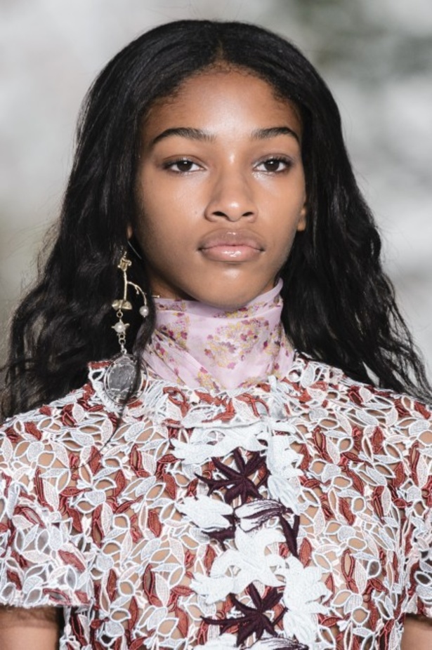 مجموعة Giambattista Valli لربيع وصيف 2018