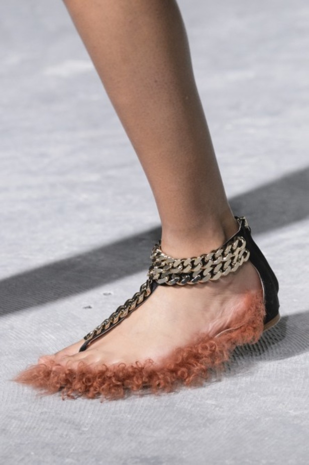 مجموعة Giambattista Valli لربيع وصيف 2018