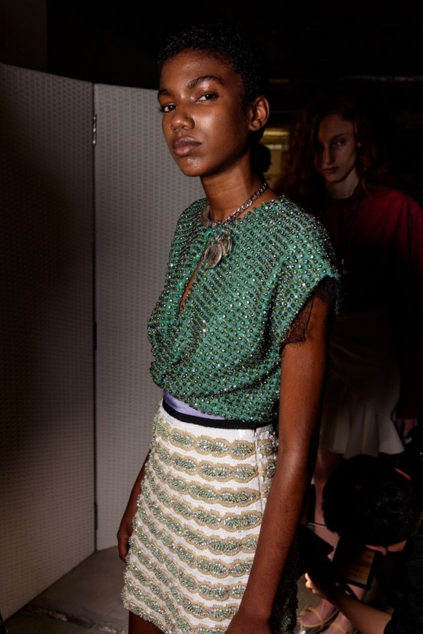 مجموعة Giambattista Valli لربيع وصيف 2018