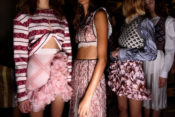 مجموعة Giambattista Valli لربيع وصيف 2018