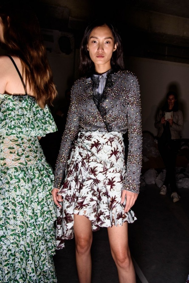 مجموعة Giambattista Valli لربيع وصيف 2018