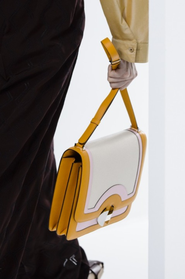 مجموعة Hermes للأزياء الجاهزة لربيع وصيف 2018 !