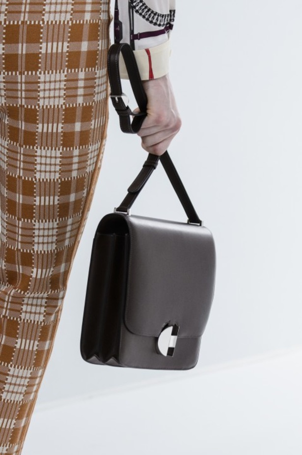 مجموعة Hermes للأزياء الجاهزة لربيع وصيف 2018 !