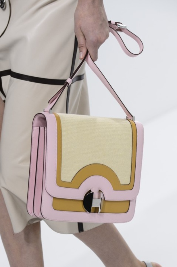 مجموعة Hermes للأزياء الجاهزة لربيع وصيف 2018 !