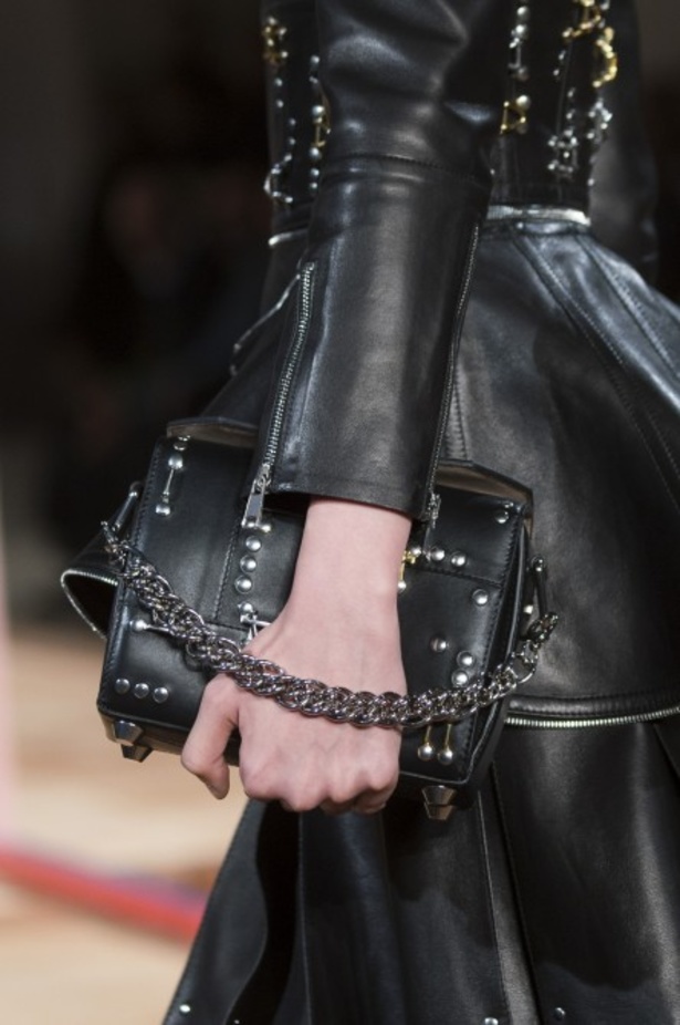 مجموعة ألكسندر ماكوين لربيع و صيف 2018