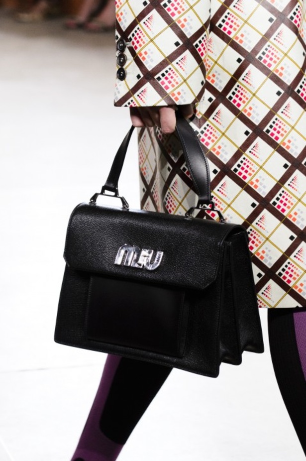 ابتكار وإبداع ضمن مجموعة ميو ميو لموسم ربيع وصيف 2018