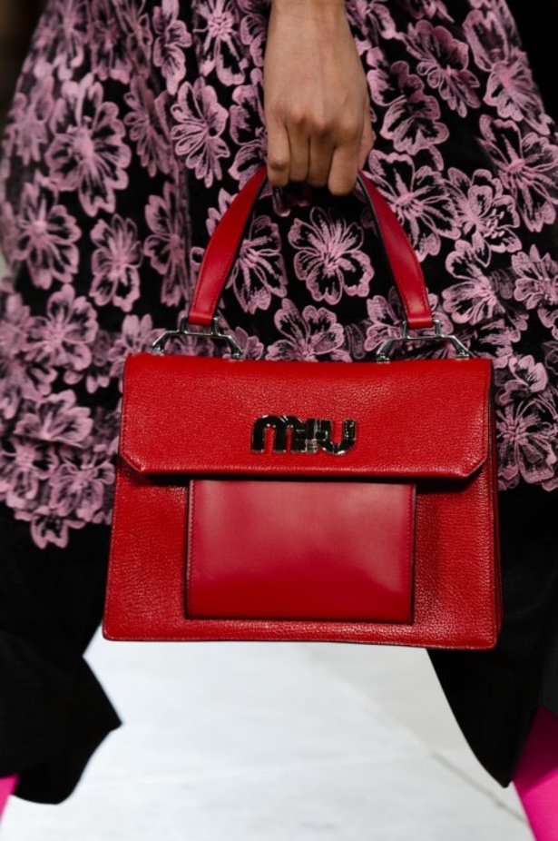 ابتكار وإبداع ضمن مجموعة ميو ميو لموسم ربيع وصيف 2018