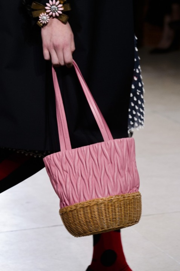 ابتكار وإبداع ضمن مجموعة ميو ميو لموسم ربيع وصيف 2018