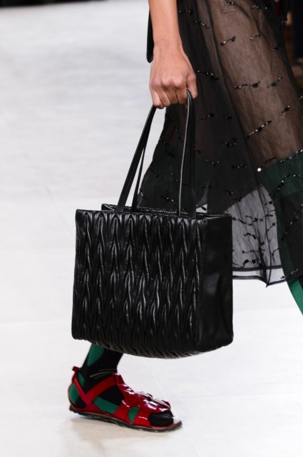 ابتكار وإبداع ضمن مجموعة ميو ميو لموسم ربيع وصيف 2018