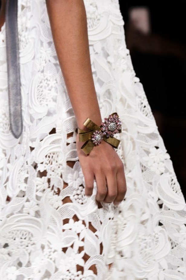 ابتكار وإبداع ضمن مجموعة ميو ميو لموسم ربيع وصيف 2018