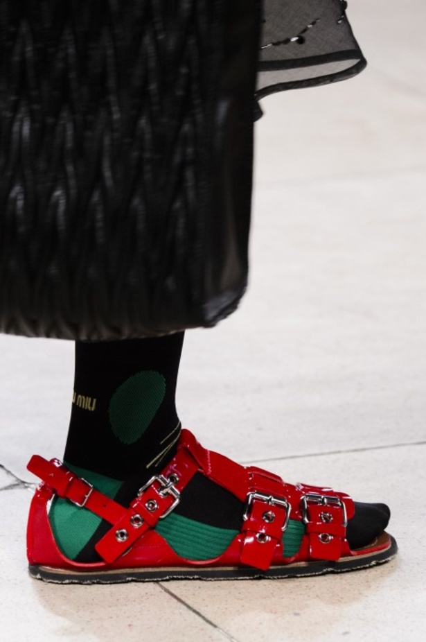 ابتكار وإبداع ضمن مجموعة ميو ميو لموسم ربيع وصيف 2018