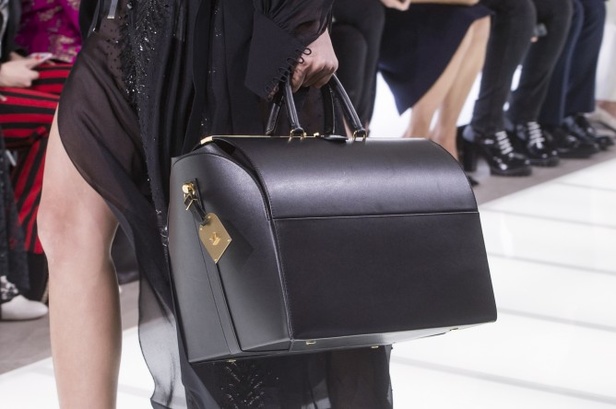 مجموعة لوي فيتون تختم أسبوع الموضة الباريسي