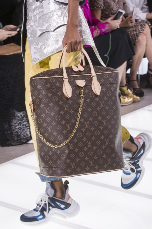 مجموعة لوي فيتون تختم أسبوع الموضة الباريسي