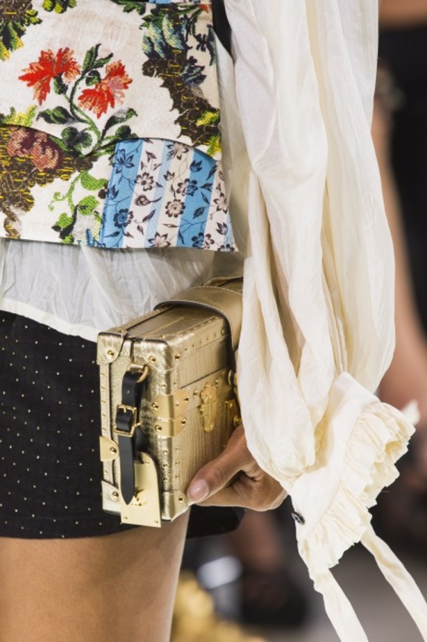 مجموعة لوي فيتون تختم أسبوع الموضة الباريسي