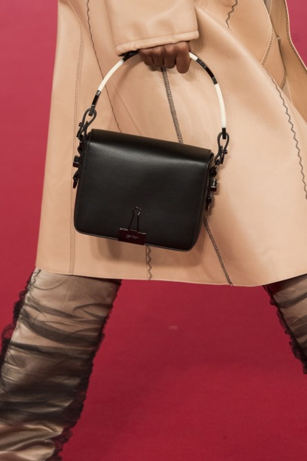 مجموعة أزياء اوف وايت لربيع ٢٠١٨