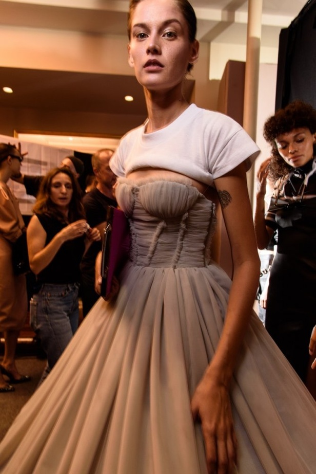 مجموعة أزياء اوف وايت لربيع ٢٠١٨