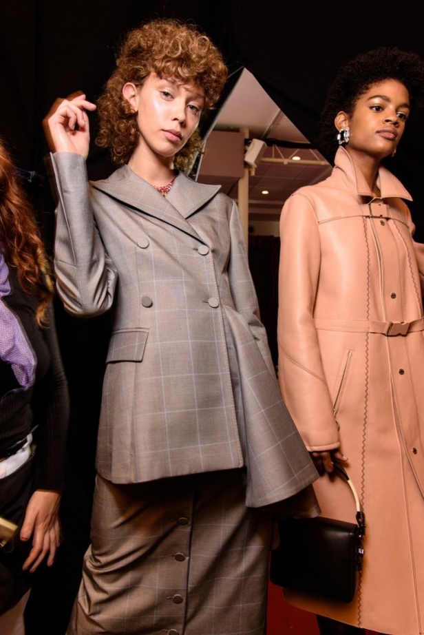 مجموعة أزياء اوف وايت لربيع ٢٠١٨