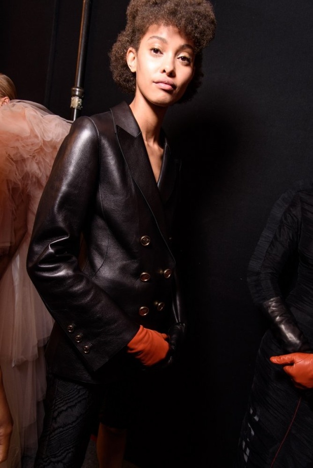 مجموعة أزياء اوف وايت لربيع ٢٠١٨