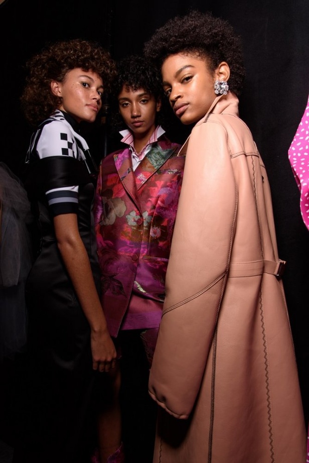 مجموعة أزياء اوف وايت لربيع ٢٠١٨