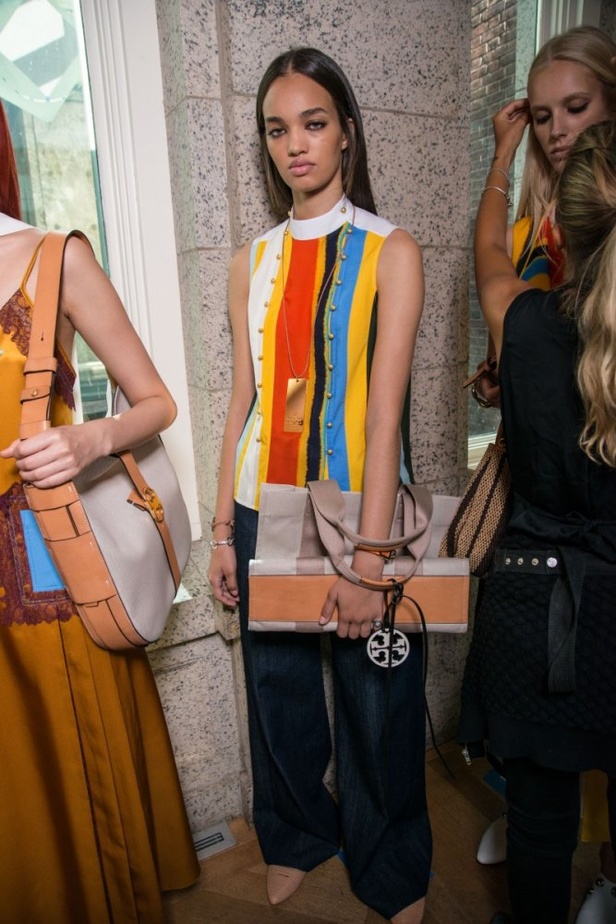 مجموعة دار "توري بورتش" لموسم ربيع وصيف 2018