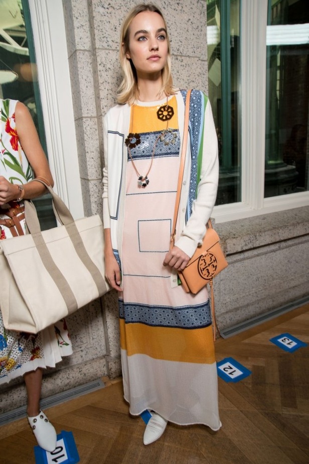 مجموعة دار "توري بورتش" لموسم ربيع وصيف 2018