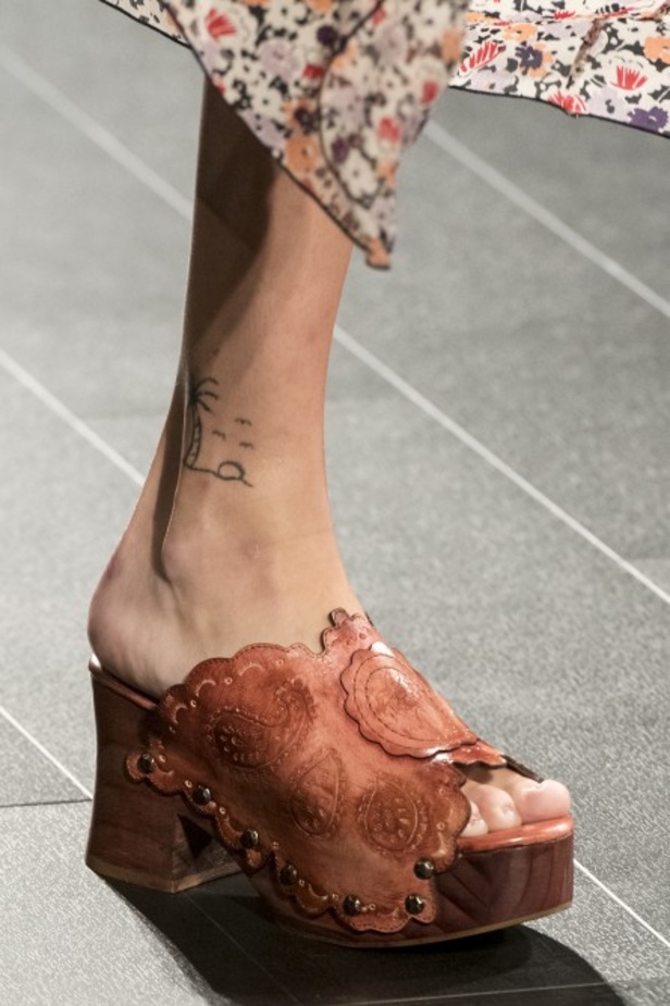 مجموعة Anna Sui لربيع وصيف 2018