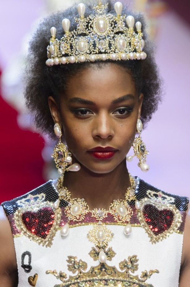 Dolce & Gabbana تجسّد الحبّ والجمّال في مجموعتها لربيع وصيف 2018 