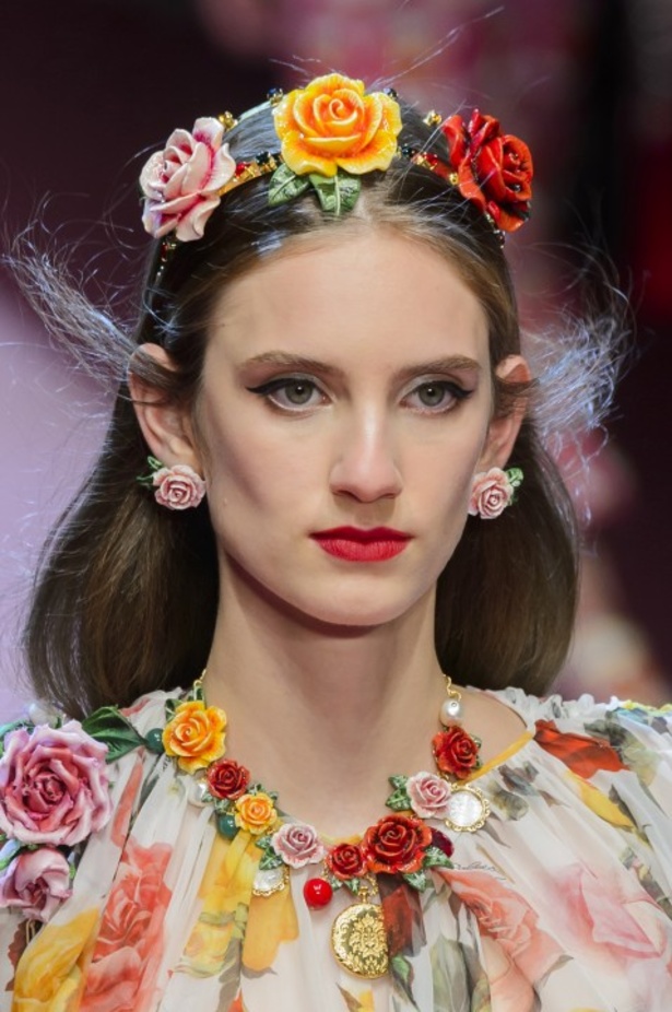 Dolce & Gabbana تجسّد الحبّ والجمّال في مجموعتها لربيع وصيف 2018 