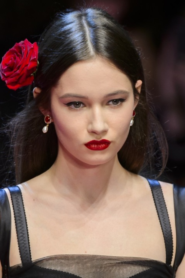 Dolce & Gabbana تجسّد الحبّ والجمّال في مجموعتها لربيع وصيف 2018 