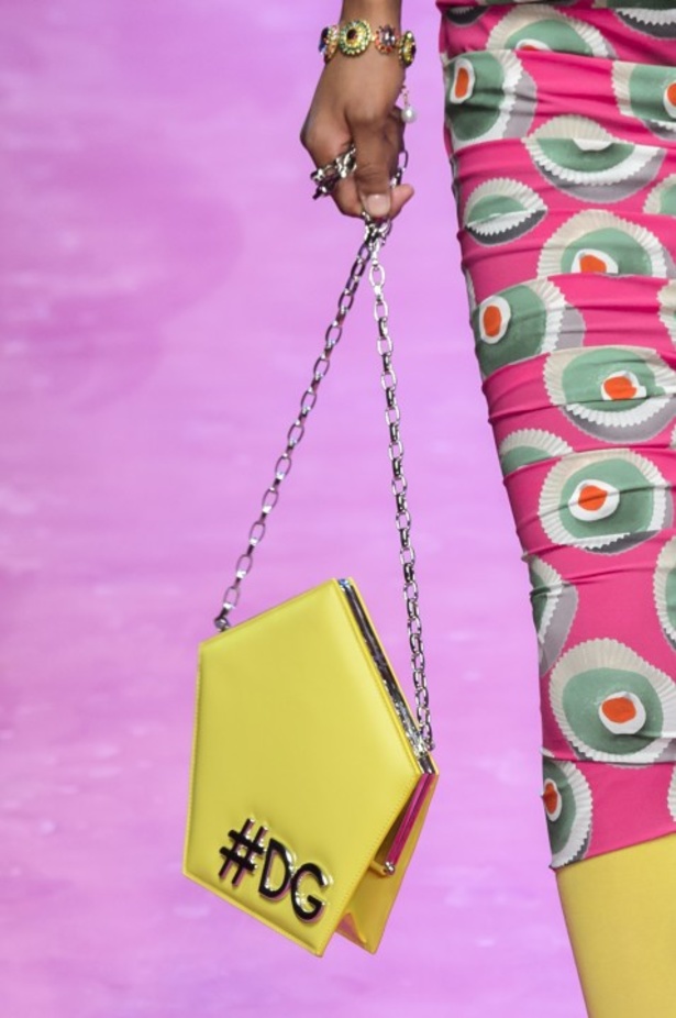 Dolce & Gabbana تجسّد الحبّ والجمّال في مجموعتها لربيع وصيف 2018 