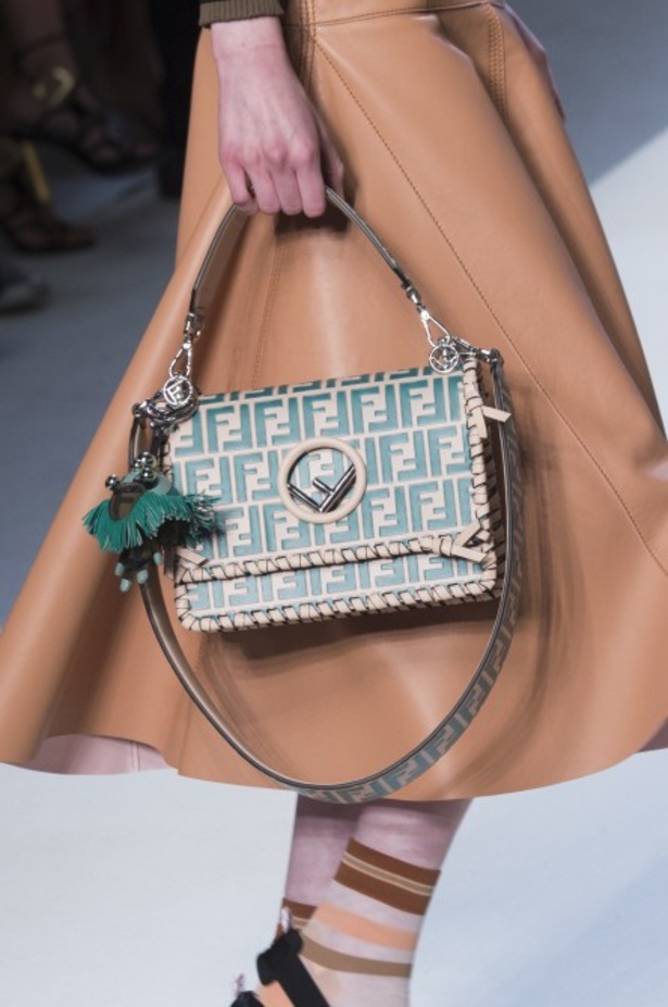 مجموعة Fendi لربيع وصيف 2018 للأزياء الجاهزة !