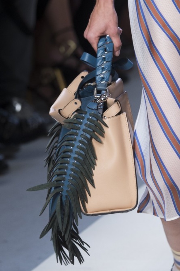 مجموعة Fendi لربيع وصيف 2018 للأزياء الجاهزة !