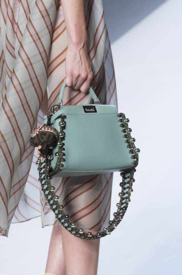 مجموعة Fendi لربيع وصيف 2018 للأزياء الجاهزة !