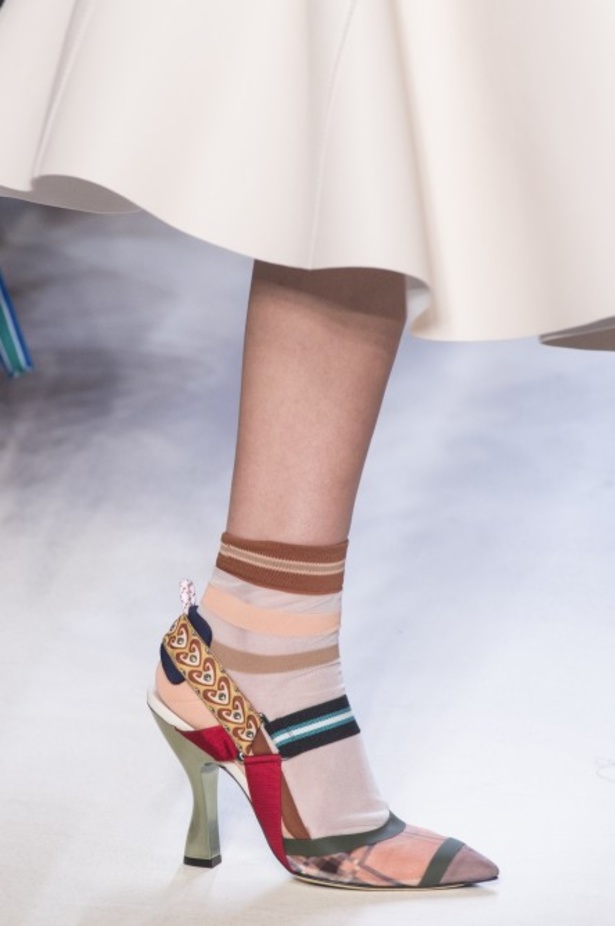 مجموعة Fendi لربيع وصيف 2018 للأزياء الجاهزة !