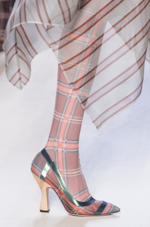 مجموعة Fendi لربيع وصيف 2018 للأزياء الجاهزة !