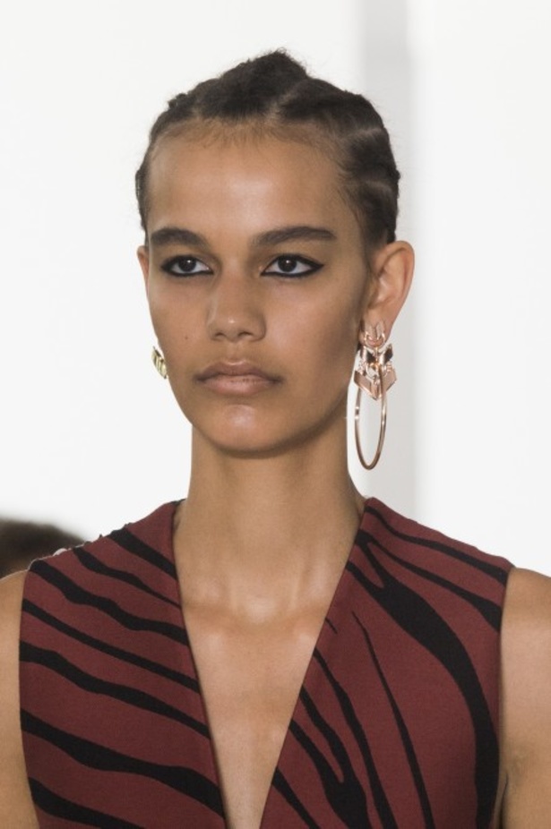 مجموعة روبيرتو كافالي لموسم ربيع وصيف 2018