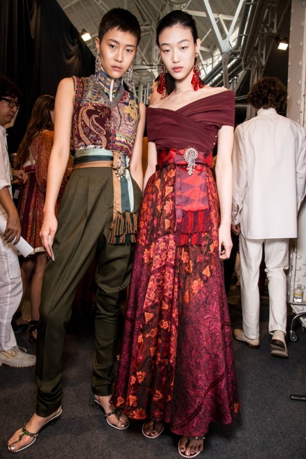 عرض أزياء “ايترو” Etro لربيع وصيف 2018 !