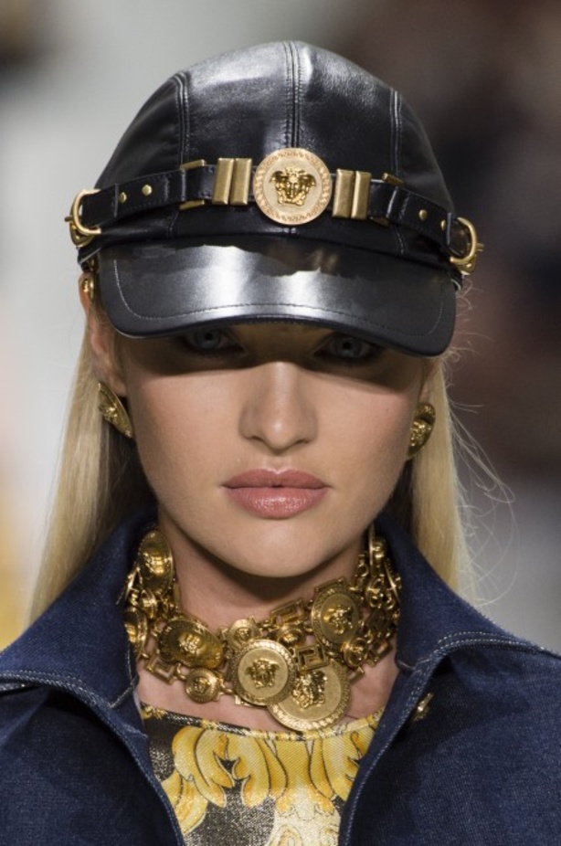 مجموعة Versace لربيع وصيف 2018