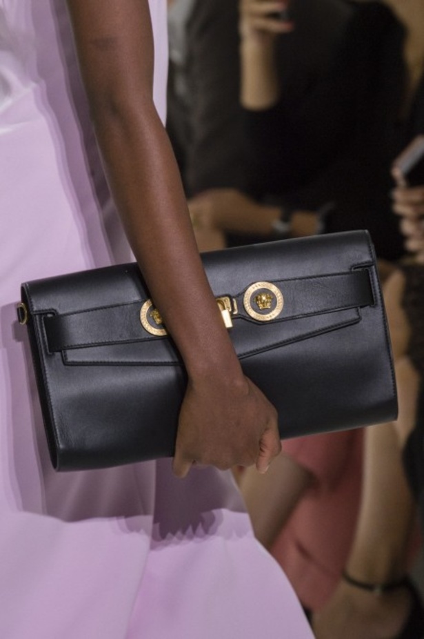 مجموعة Versace لربيع وصيف 2018