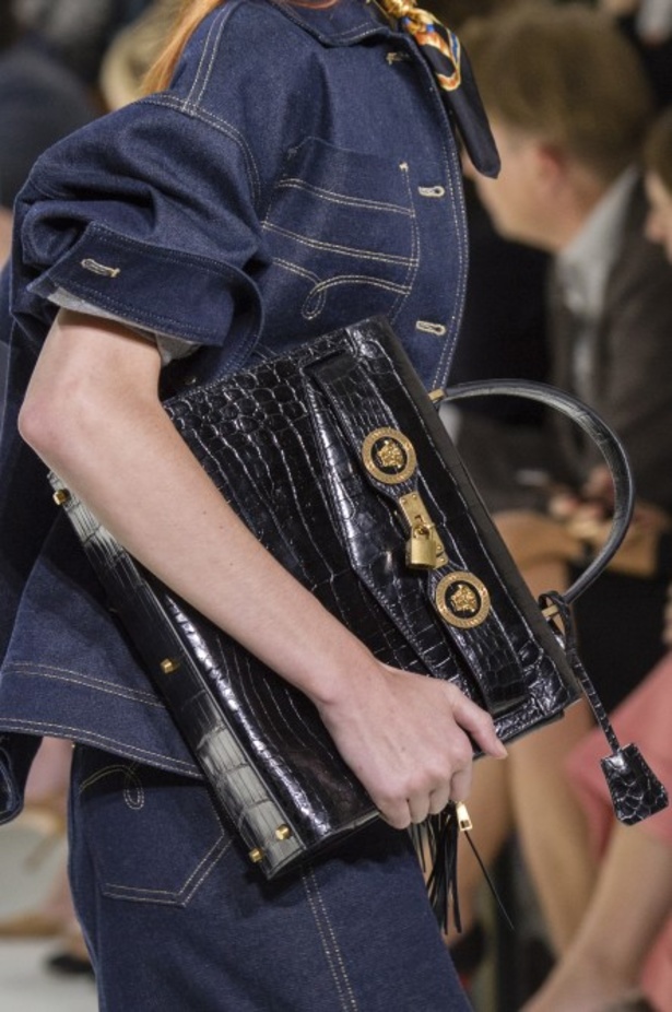 مجموعة Versace لربيع وصيف 2018