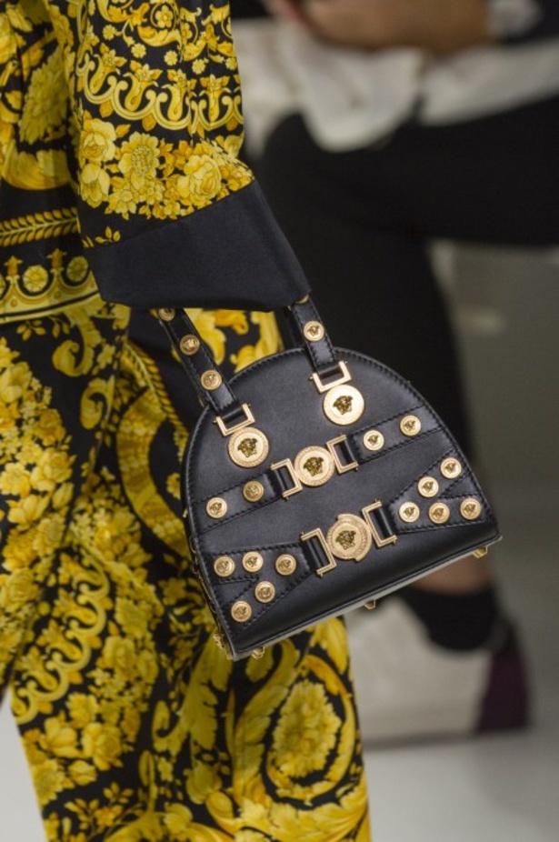 مجموعة Versace لربيع وصيف 2018