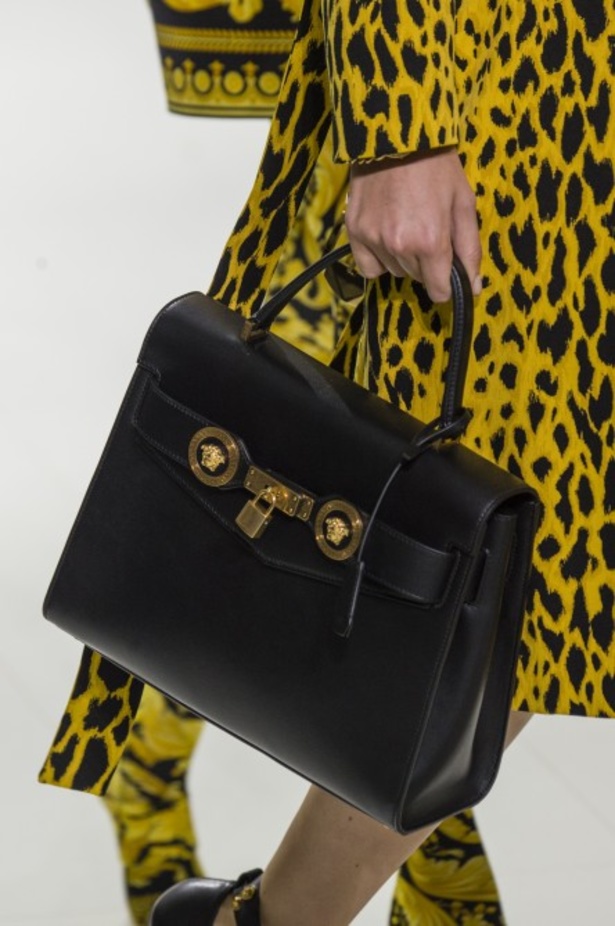 مجموعة Versace لربيع وصيف 2018