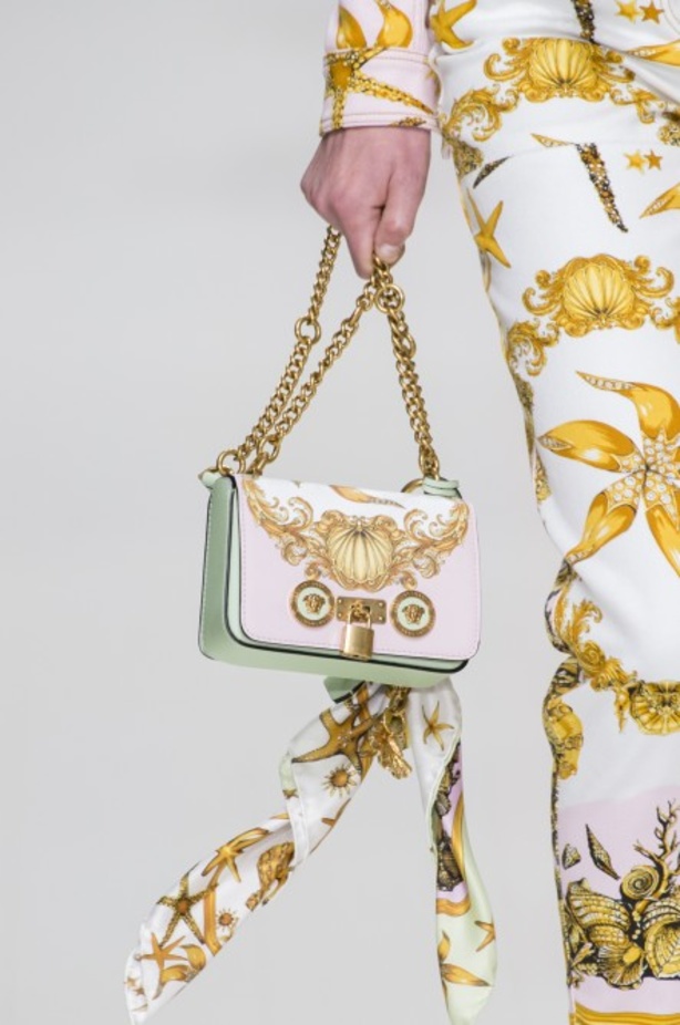 مجموعة Versace لربيع وصيف 2018