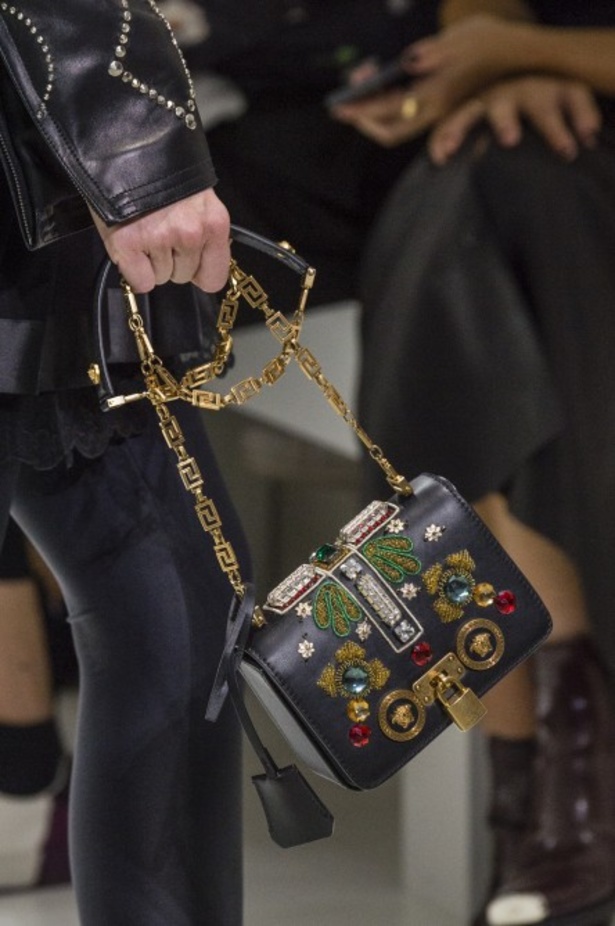 مجموعة Versace لربيع وصيف 2018