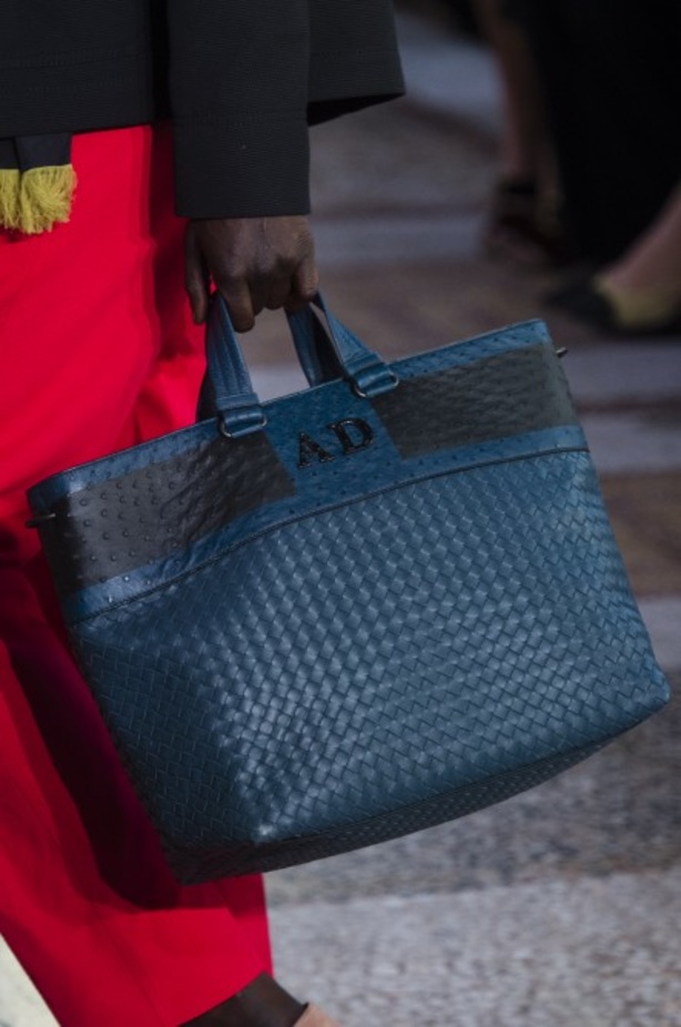 مجموعة “بوتيغا فينيتا” للأزياء لربيع وصيف 2018 !