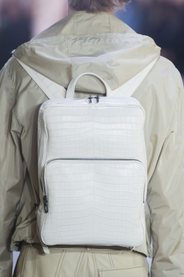 مجموعة “بوتيغا فينيتا” للأزياء لربيع وصيف 2018 !