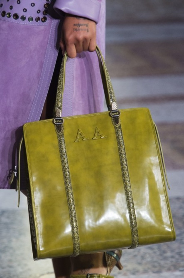 مجموعة “بوتيغا فينيتا” للأزياء لربيع وصيف 2018 !