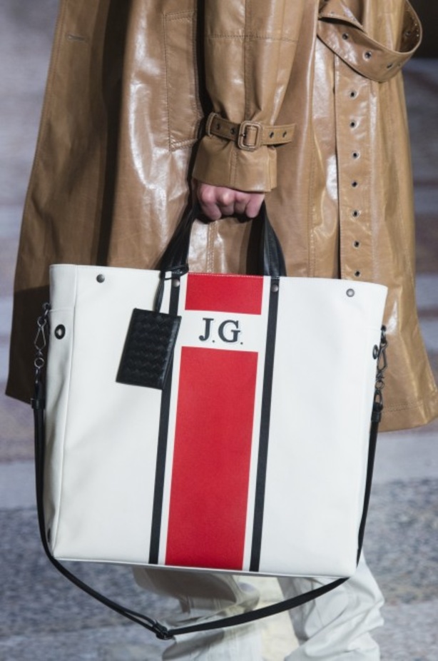 مجموعة “بوتيغا فينيتا” للأزياء لربيع وصيف 2018 !